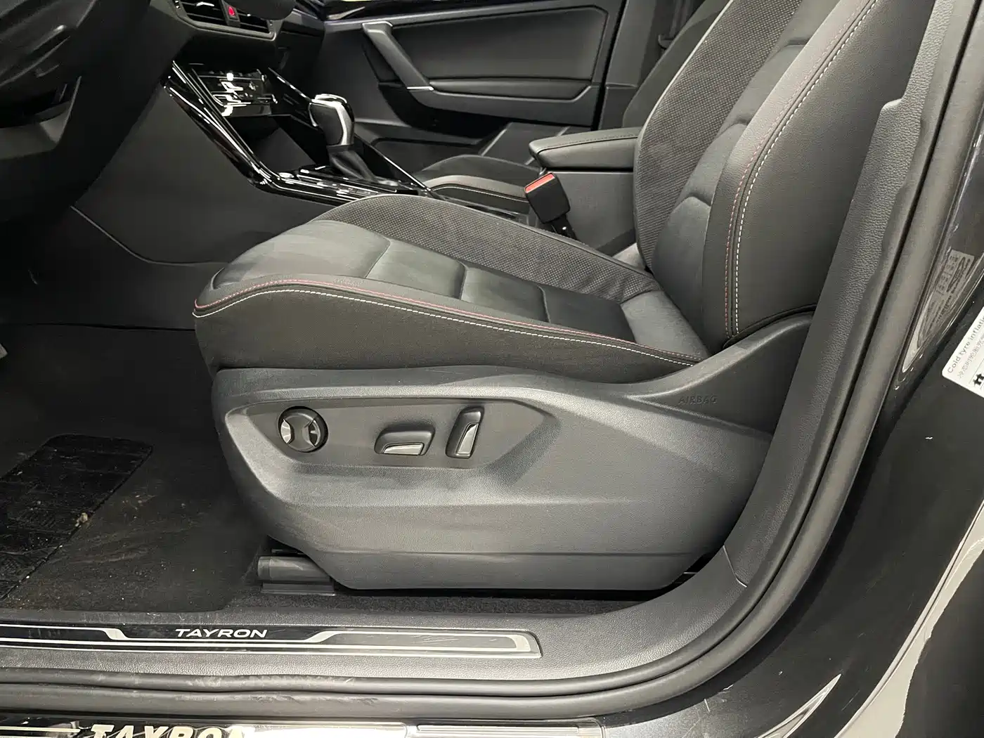 Volkswagen Tayron 2022 280TSI 2WD Luxury Smart Connect Edition фото 9