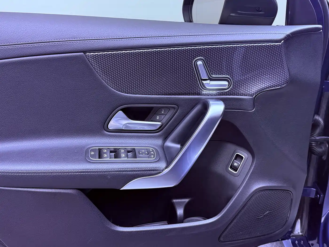 Mercedes-Benz A-Class 2019 Facelift A 200 L Sports Sedan фото 11