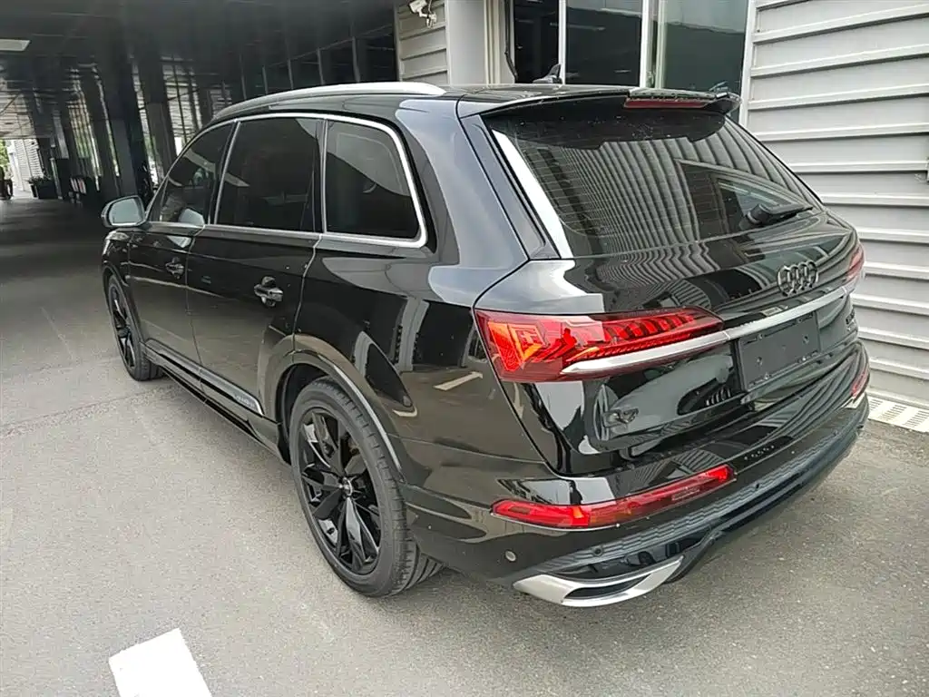 Audi Q7 2022 55 TFSI quattro S line Sport фото 9