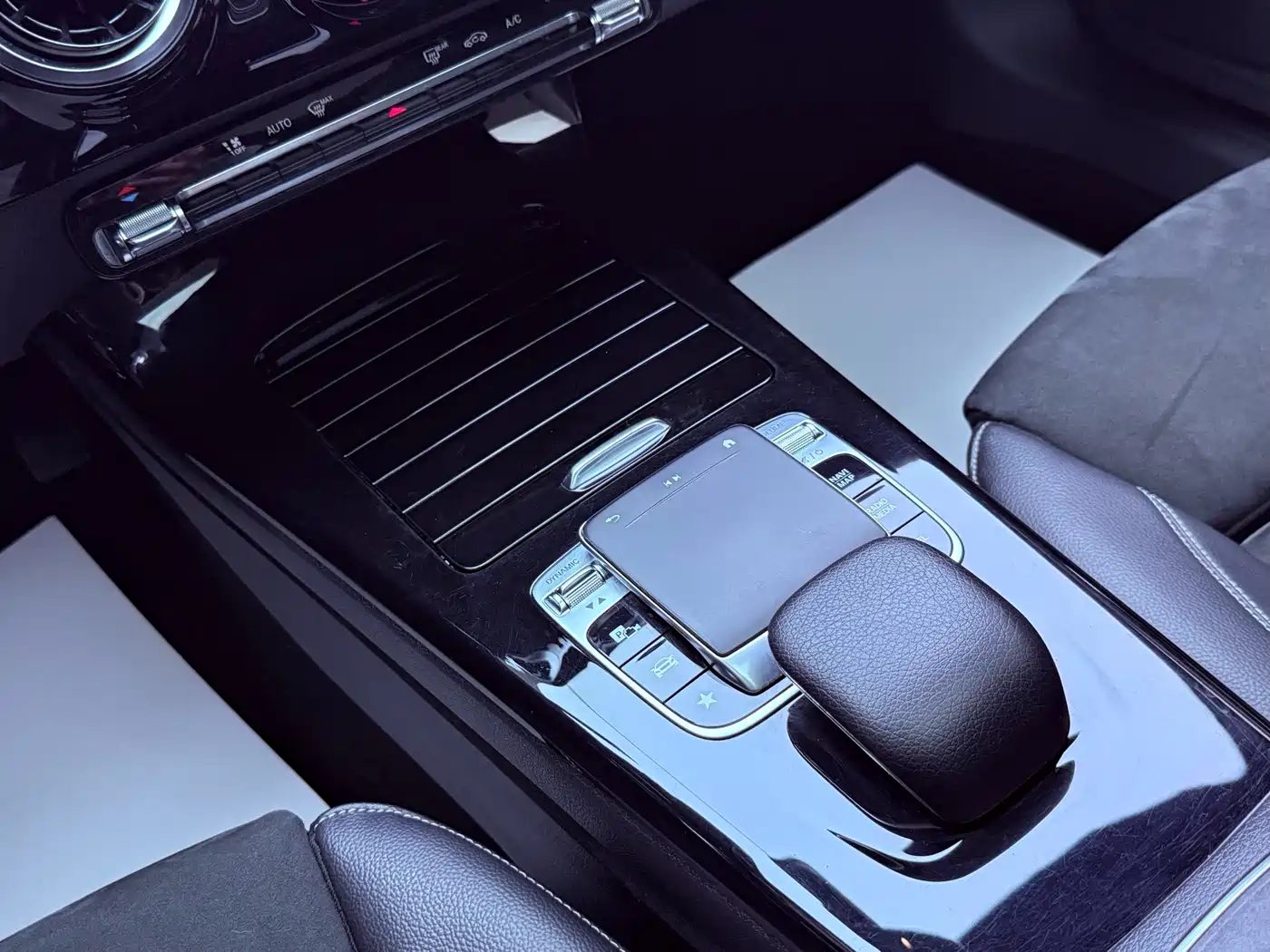Mercedes-Benz A-Class 2019 Facelift A 200 L Sports Sedan фото 18