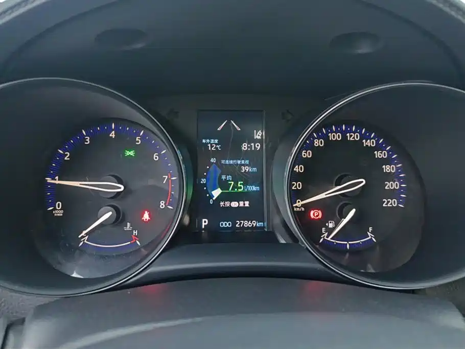 Toyota IZOA 2021 2.0L Yixiang Edition фото 14