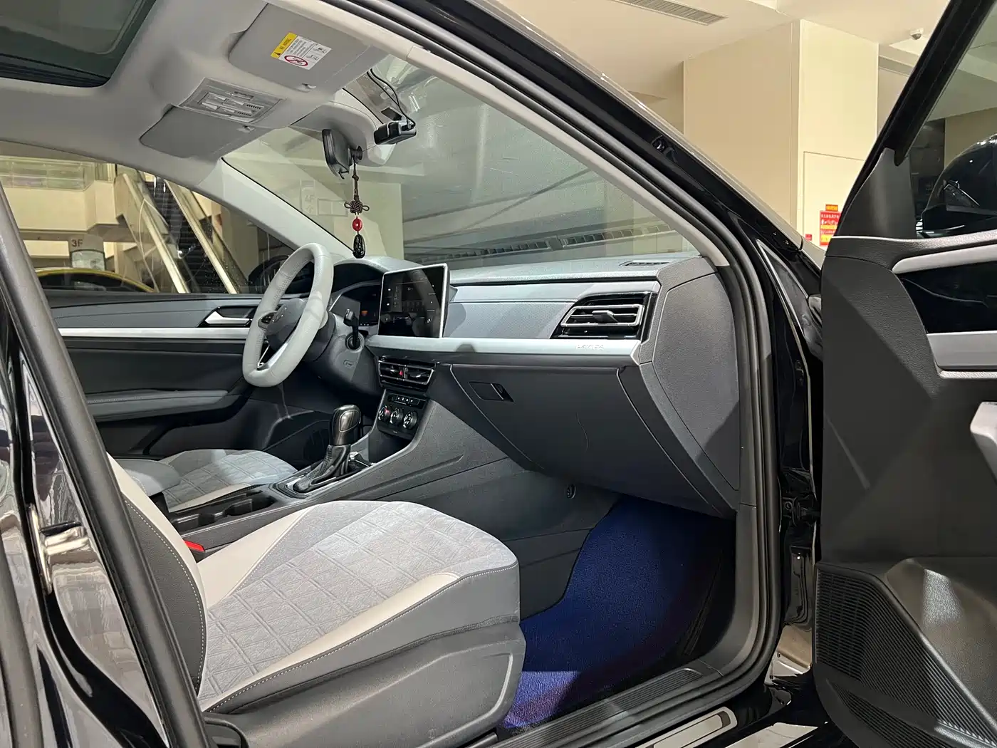 Volkswagen Lavida 2023 1.5L Auto Luxury Edition фото 12