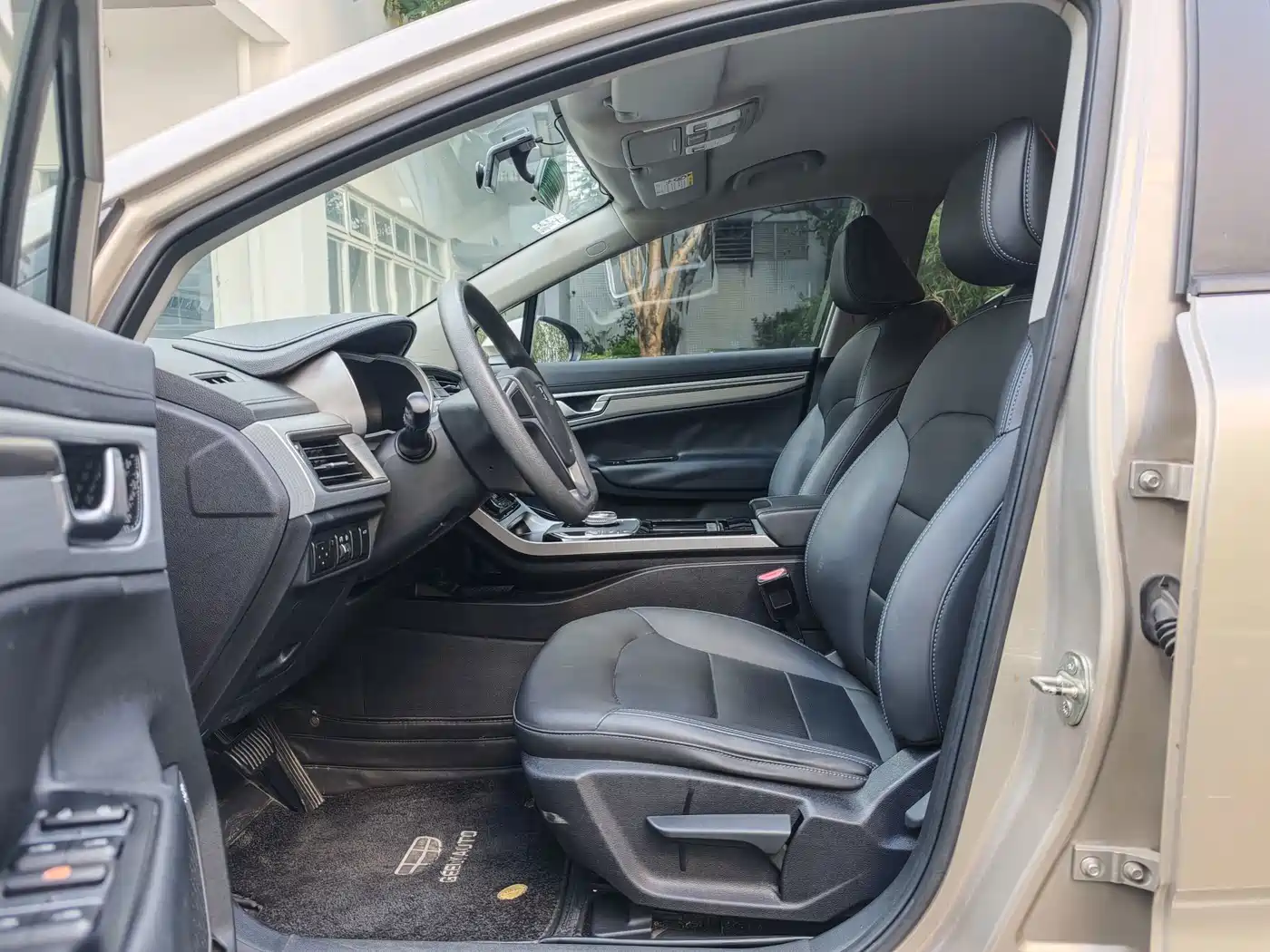 Geely Emgrand GSe 2018 2018 Leading Style