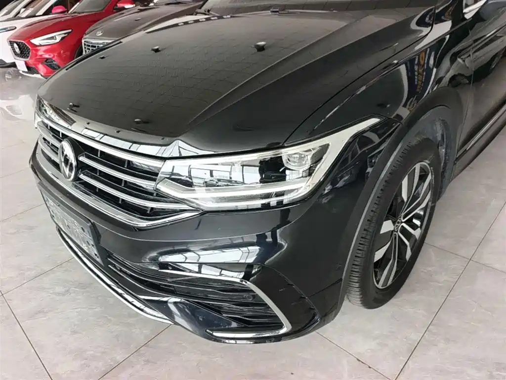 Volkswagen Tiguan L 2024 Outstanding 330TSI Auto 2WD R-Line Dragon Glory Edition фото 24