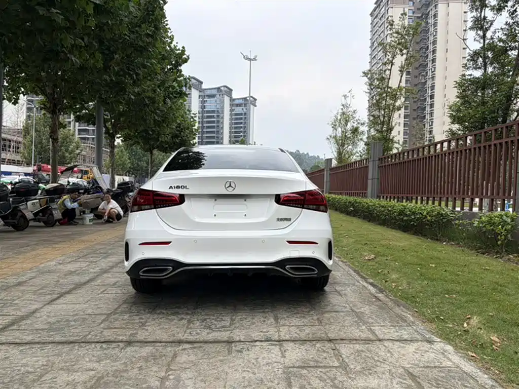Mercedes-Benz A-Class 2020 Facelift A 180 L Sport Sedan фото 23