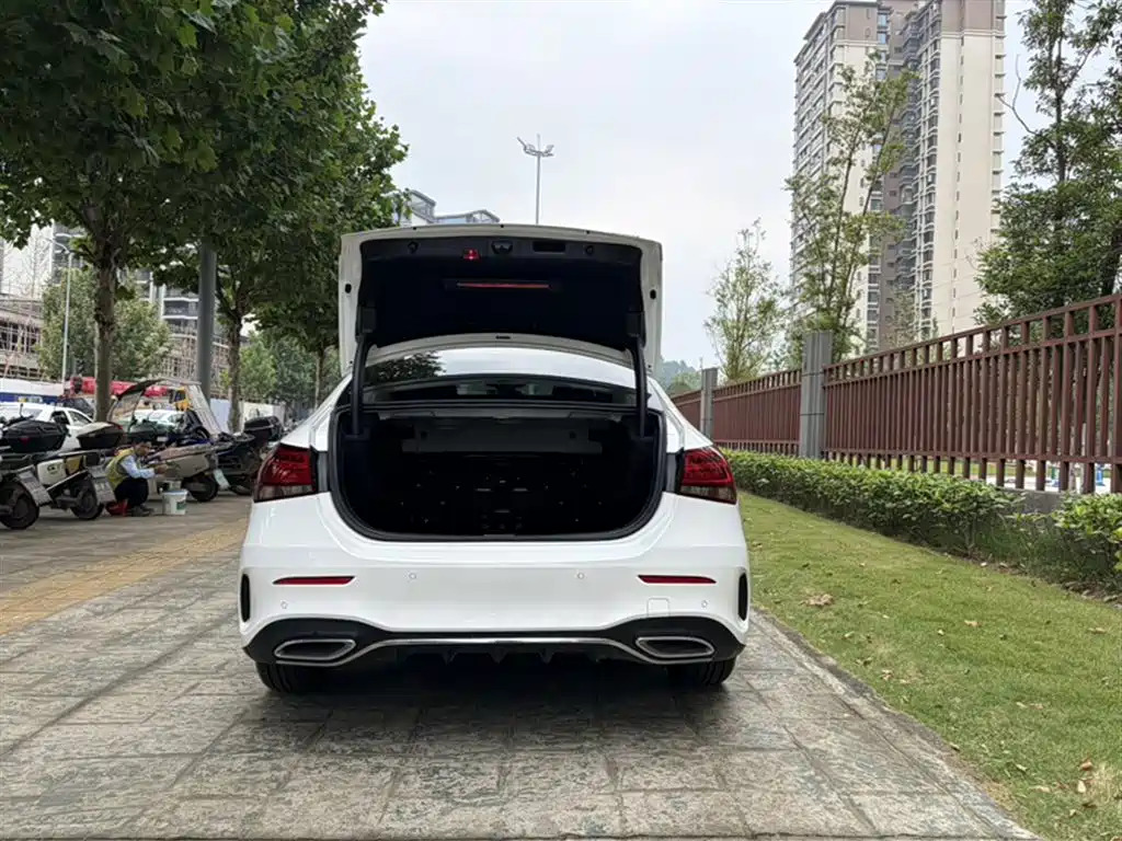 Mercedes-Benz A-Class 2020 Facelift A 180 L Sport Sedan фото 25