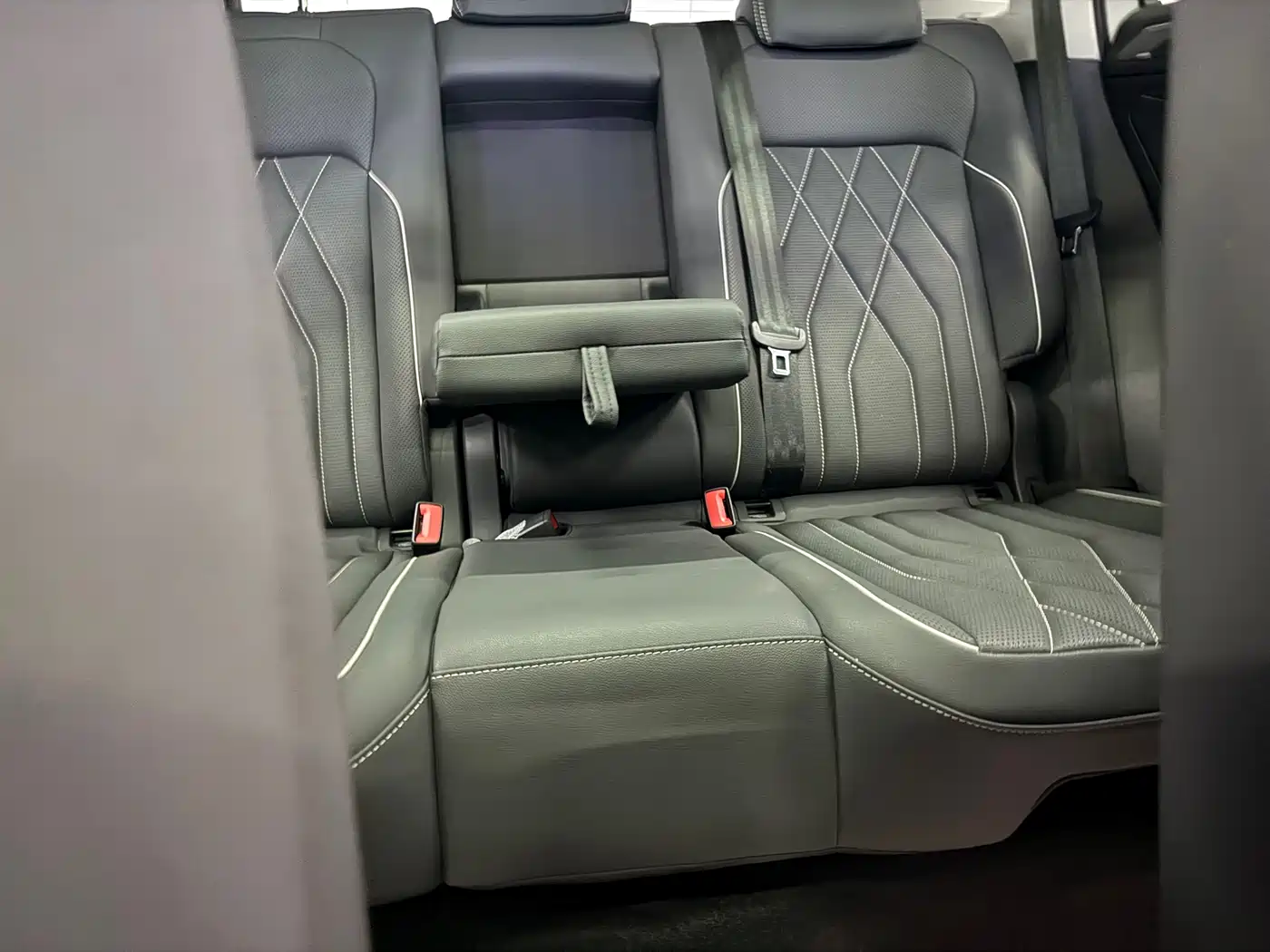 Volkswagen Tiguan L 2022 330TSI Auto 2WD R-Line Premium Edition фото 8