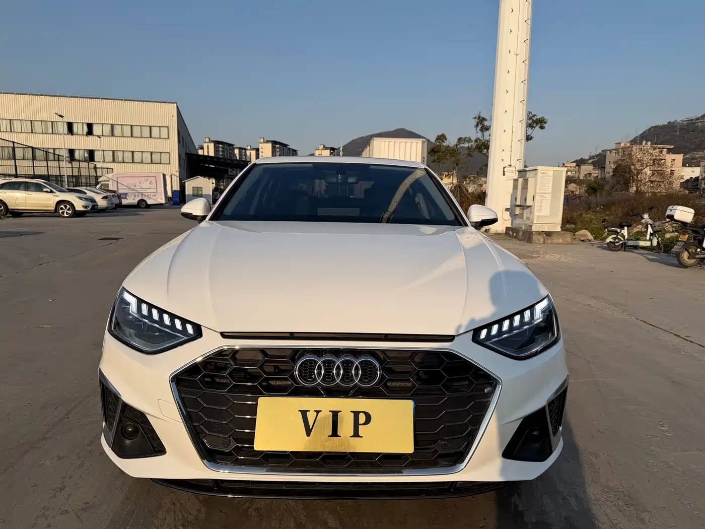 Audi A4L 2023 40 TFSI Luxury Sport