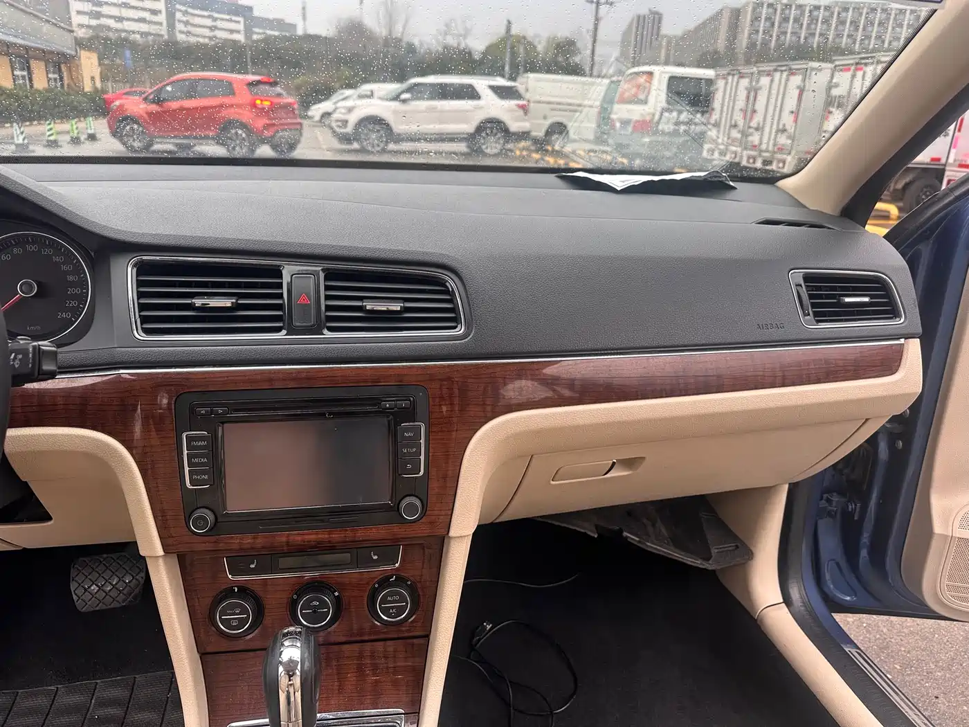 Volkswagen Lavida 2013 Facelift 1.4TSI DSG Luxury фото 8