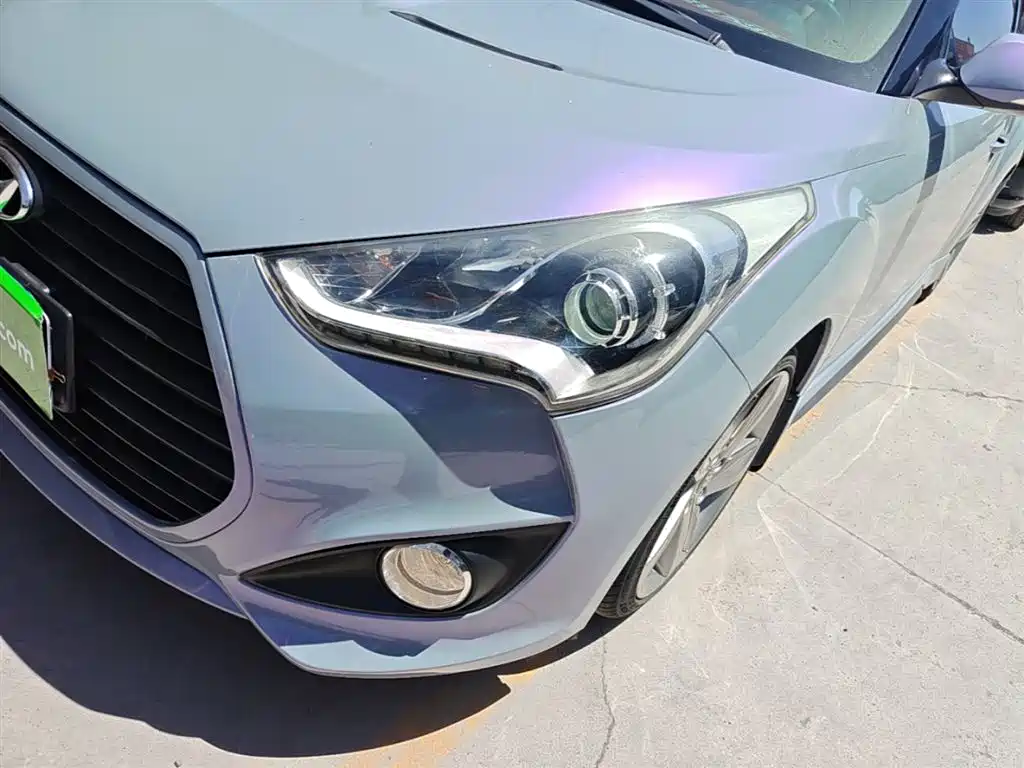 Hyundai Veloster 2012 1.6T Automatic Luxury фото 24