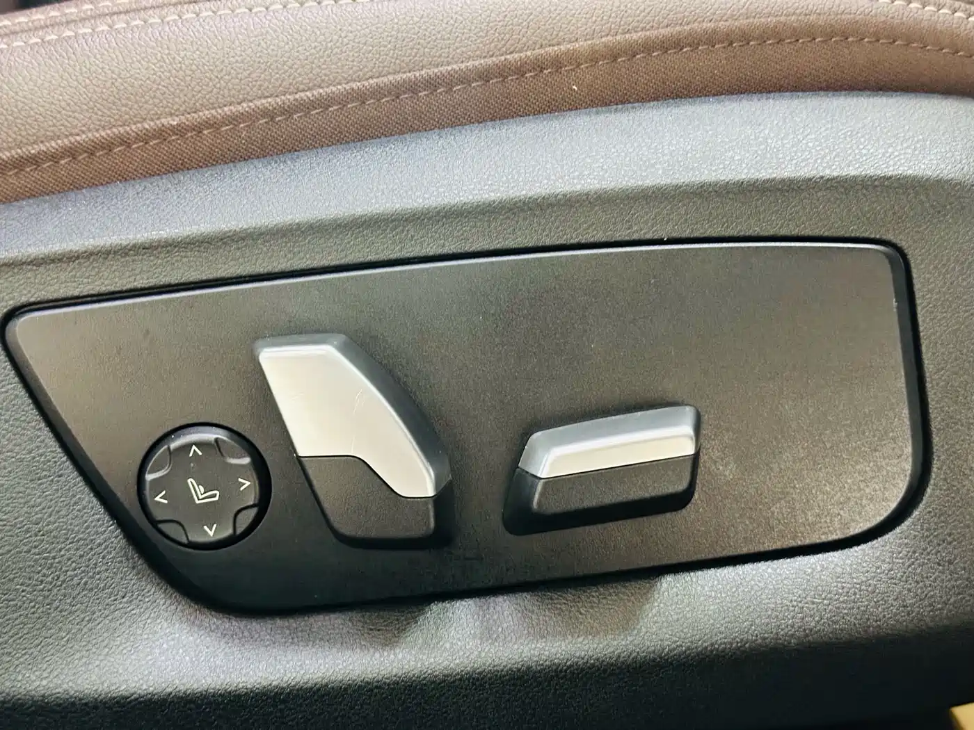 BMW 5 Series 2019 525Li M Sport Package фото 14