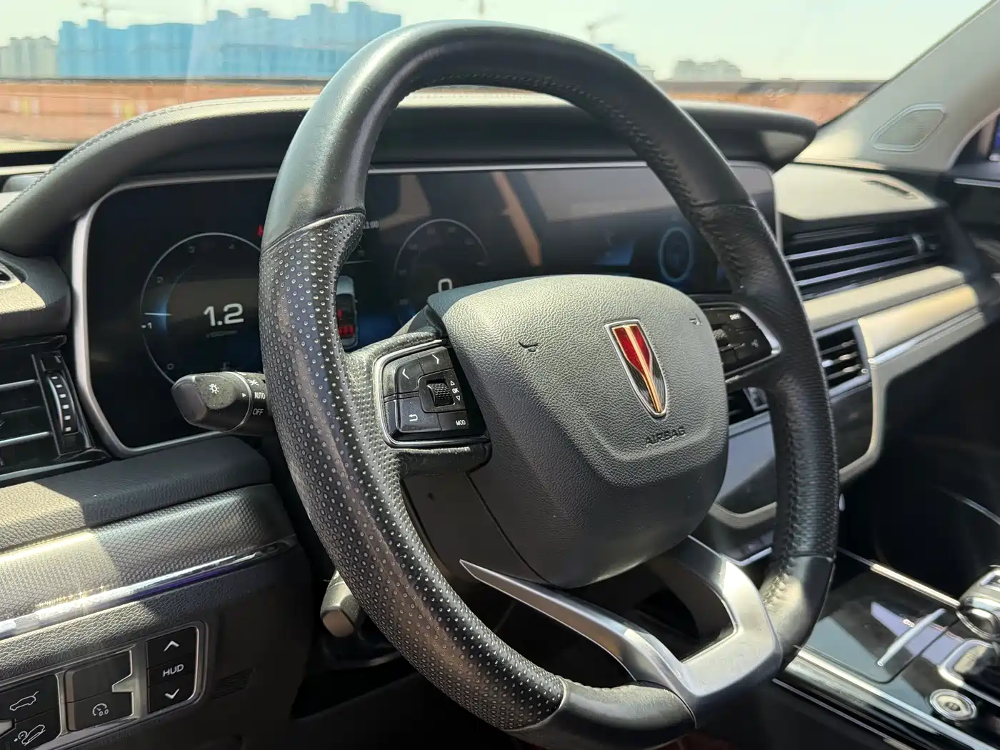 Hongqi HS5 2022 Facelift 2.0T Smart Flag Enjoyment Edition фото 17
