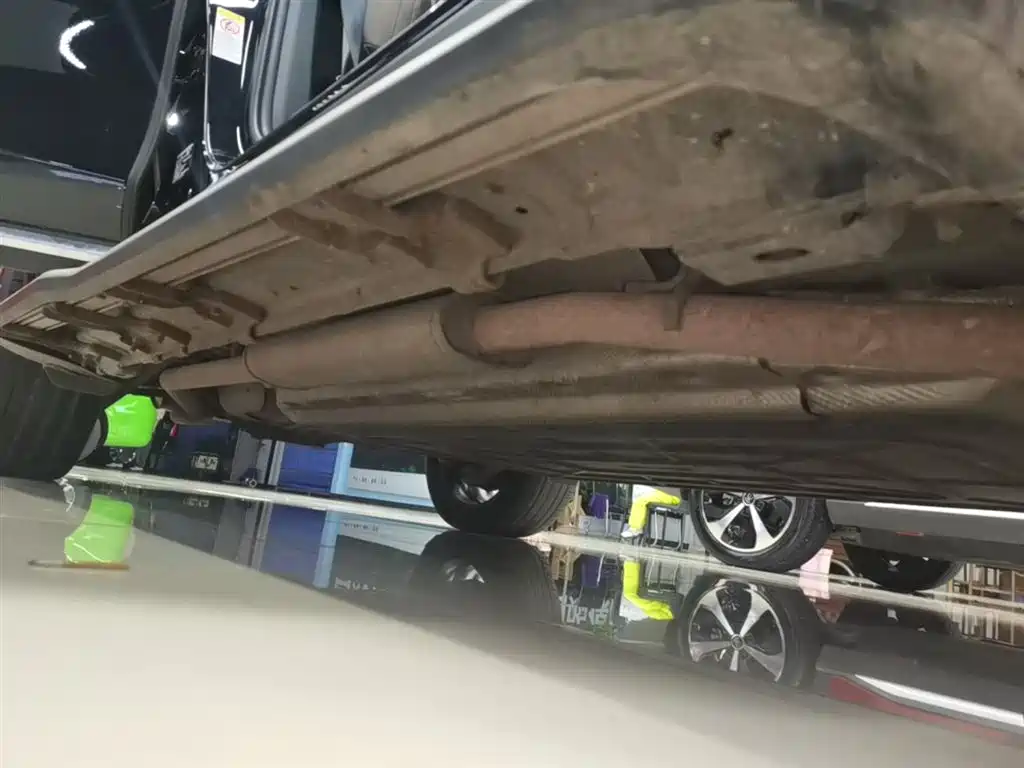 BYD Tang New Energy 2024 DM-p Glory Edition 215KM AWD Premium фото 21