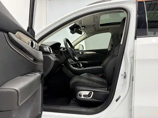 Lynk & Co 01 2019 2.0T 2WD Pro Edition China V фото 10