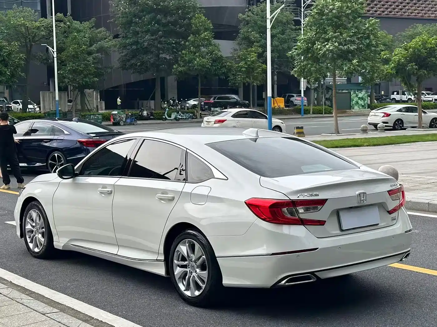 Honda Accord 2018 260TURBO Luxury Edition China VI фото 15