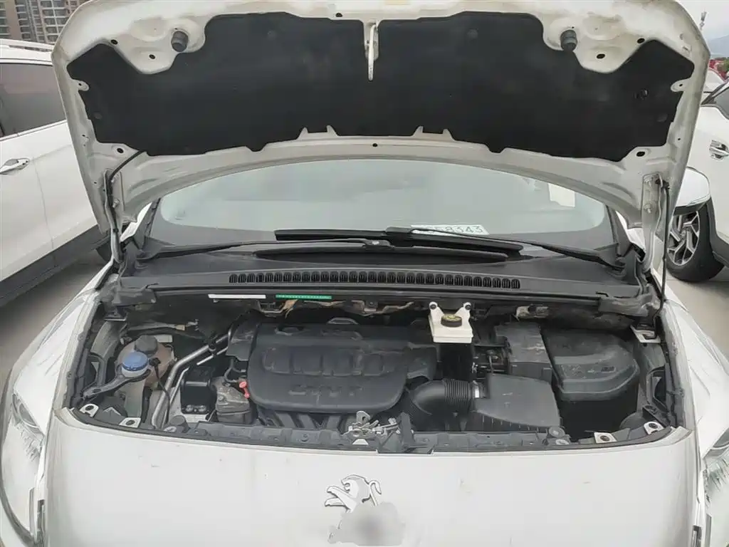 Peugeot 3008 2015 2.0L Automatic Classic Edition фото 20