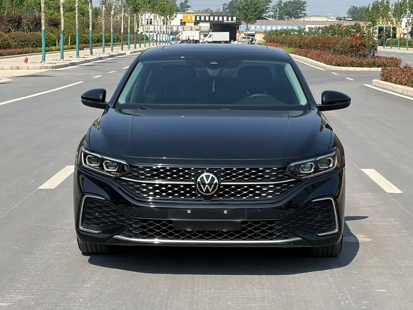 Volkswagen Passat 2022 330TSI Starlight Luxury Edition фото 2
