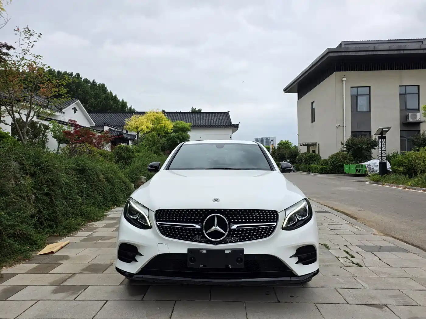 Mercedes-Benz GLC Coupe 2019 GLC 200 4MATIC Coupe SUV фото 2