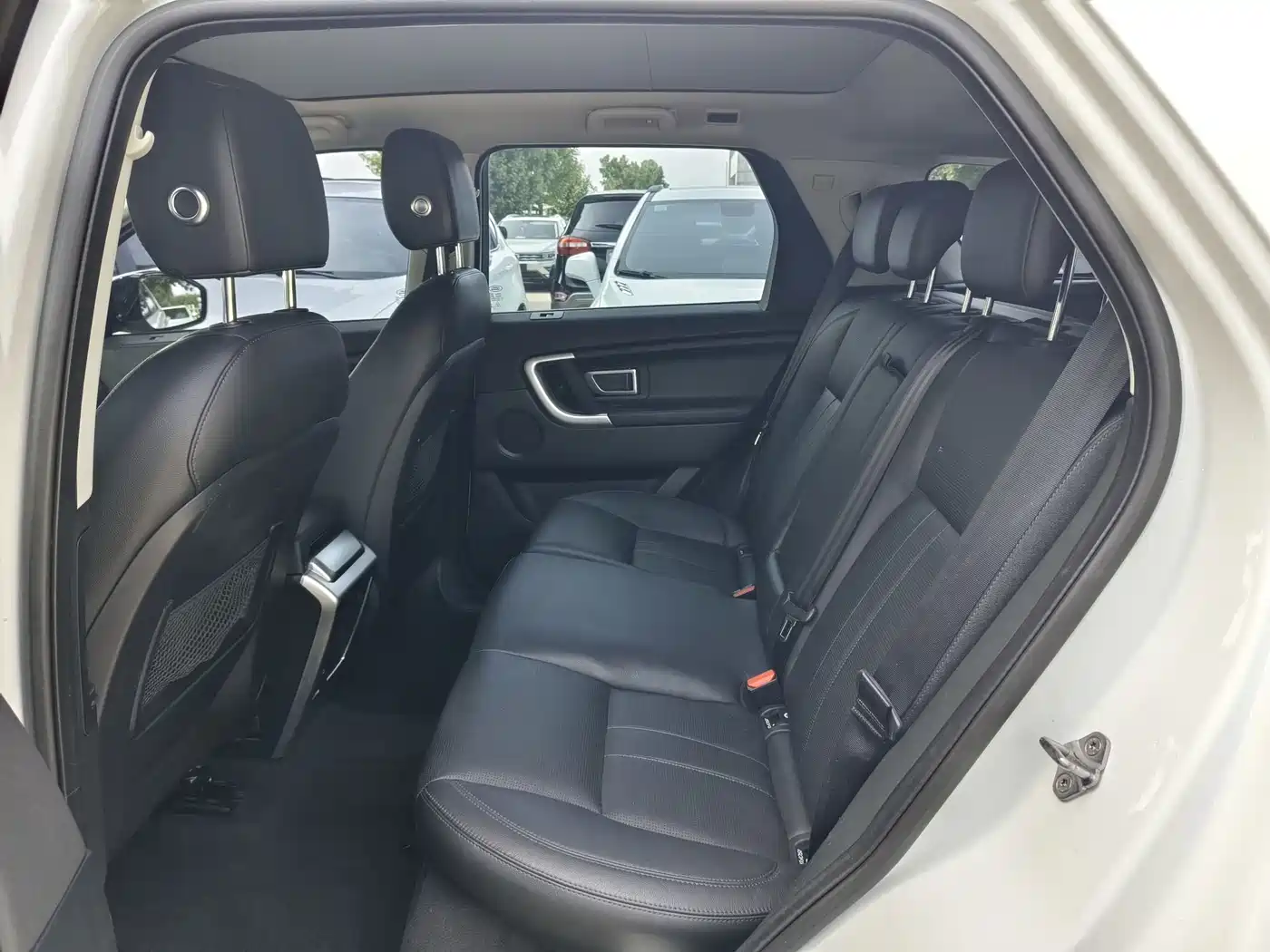 Land Rover Discovery Sport 2017 2.0T SE фото 9
