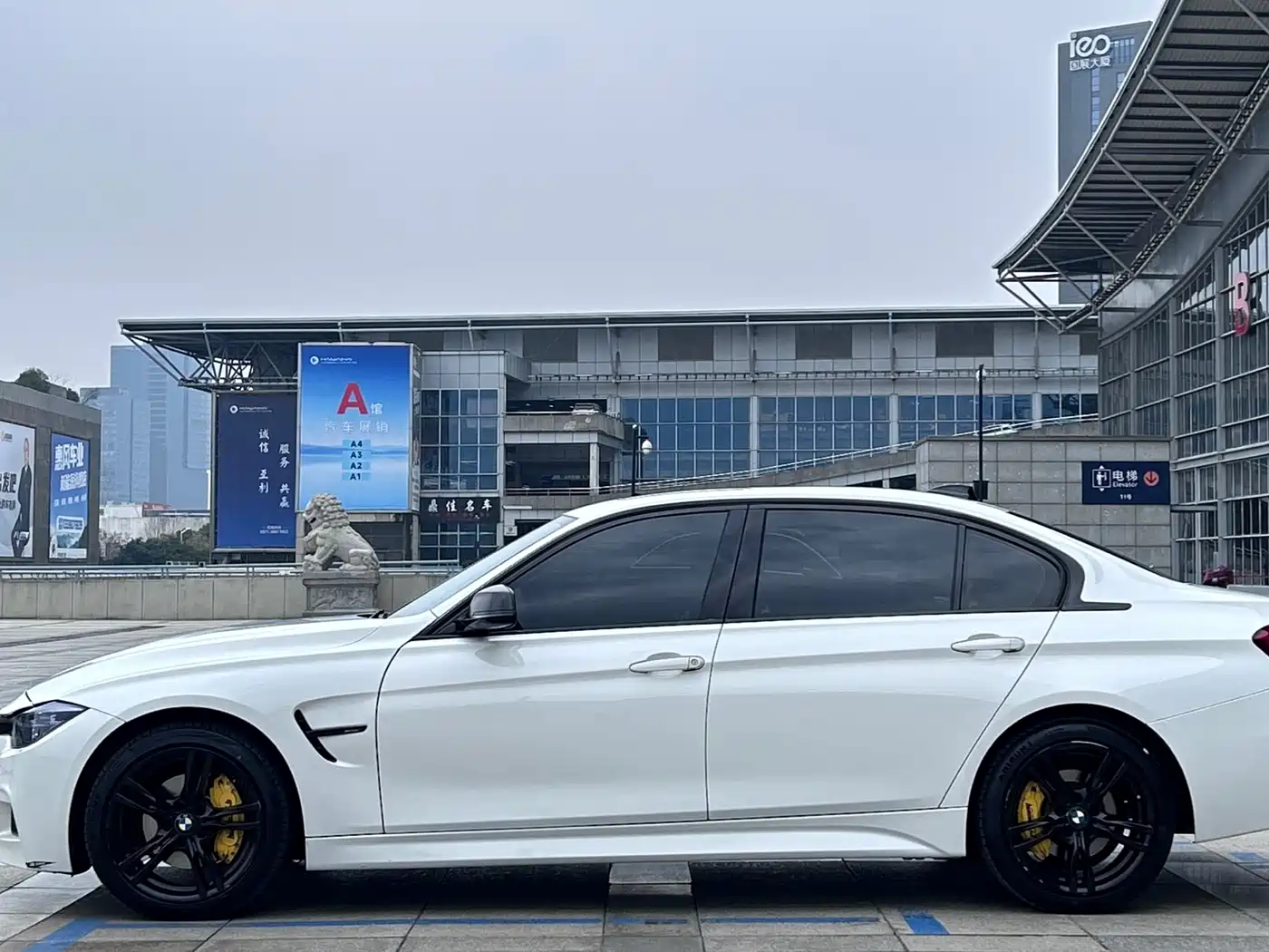 BMW 3 Series 2019 320Li M Sport Package фото 4