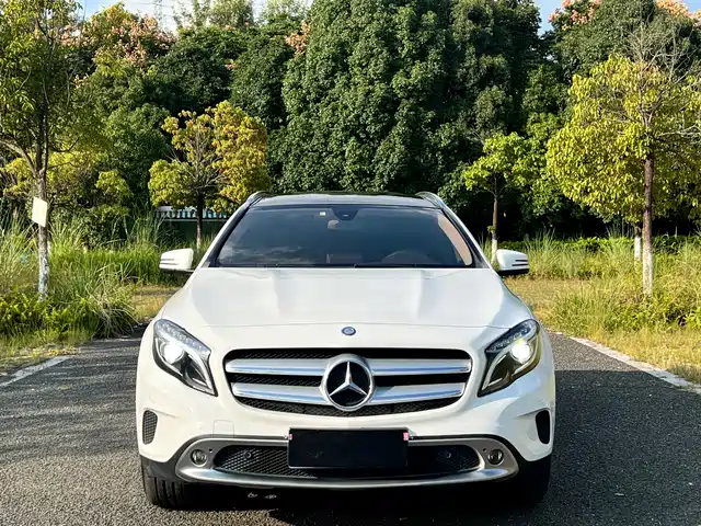 Mercedes-Benz GLA 2016 GLA 200 Fashion — фото 2