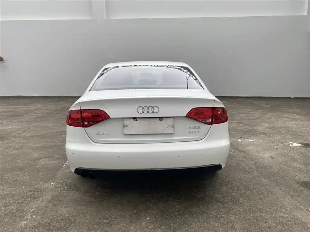 Audi A4L 2012 2.0 TFSI Auto Standard фото 9