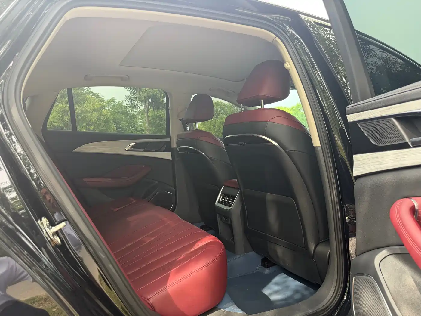 Hongqi H5 2025 1.5T DCT Qiyue 500,000 Units Commemorative Edition фото 15