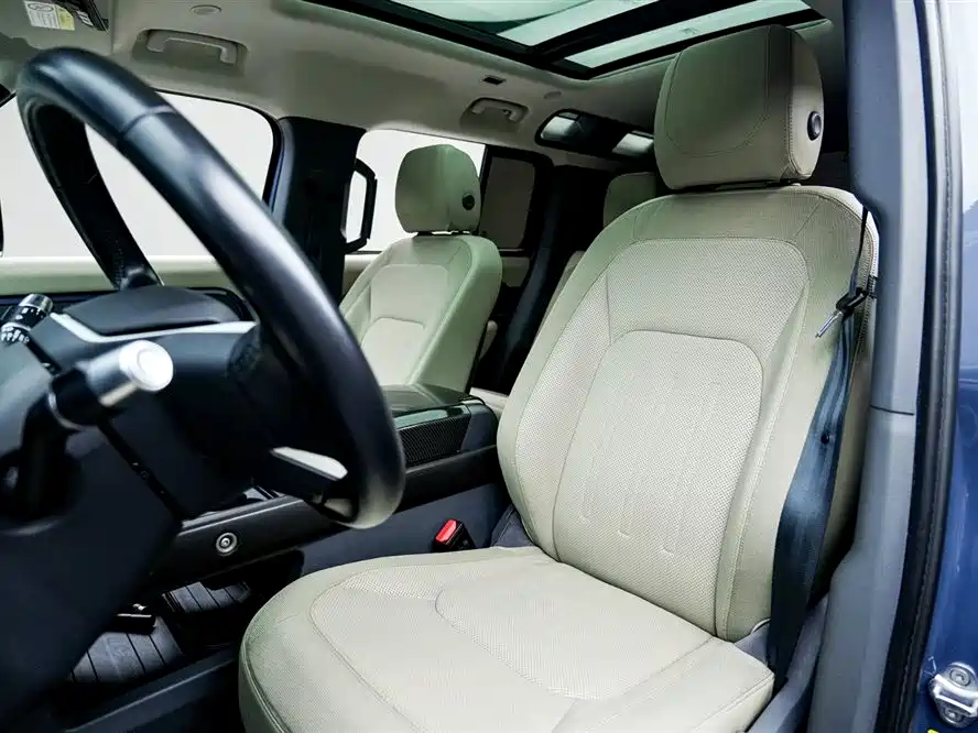 Land Rover Defender 2020 Model 110 P400 SE фото 12