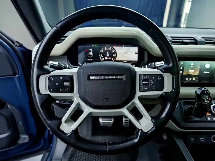 Land Rover Defender 2020 Model 110 P400 SE фото 16