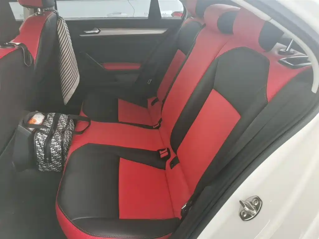 Volkswagen Lamando 2017 230TSI DSG Trend Edition фото 17