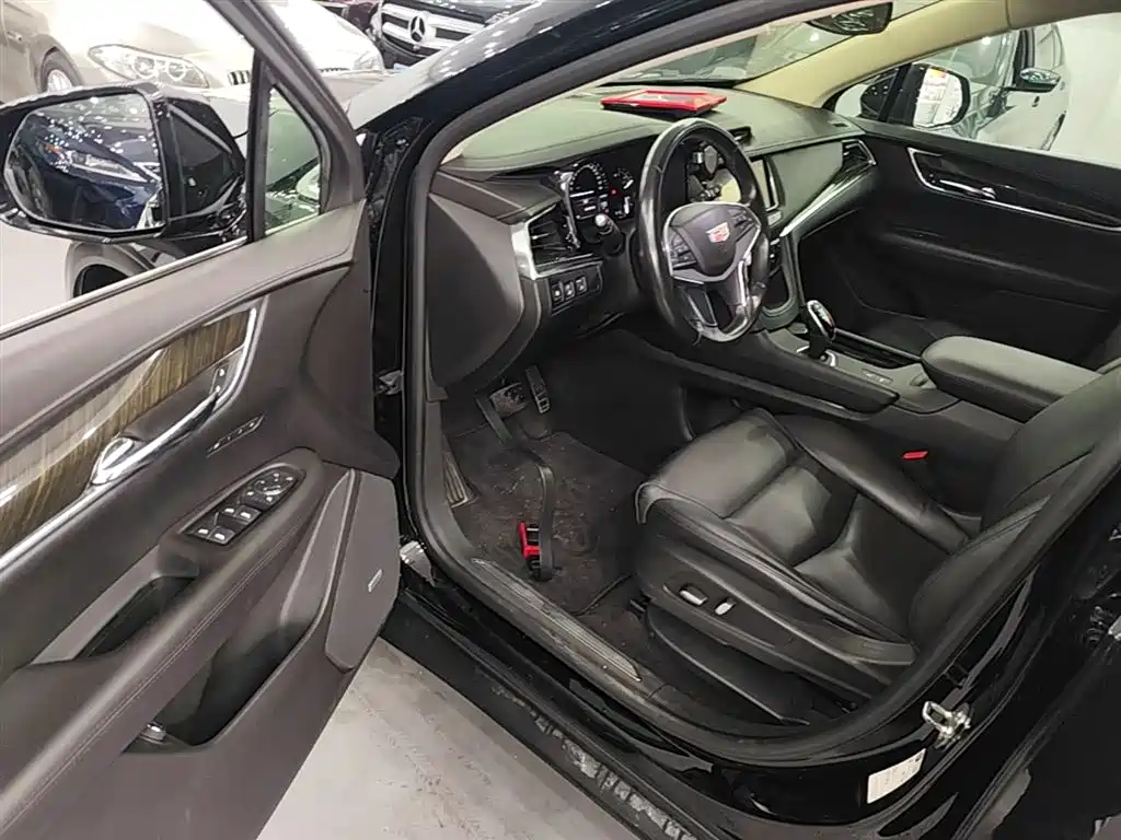 Cadillac XT5 2017 Anniversary Edition 25T Luxury фото 16