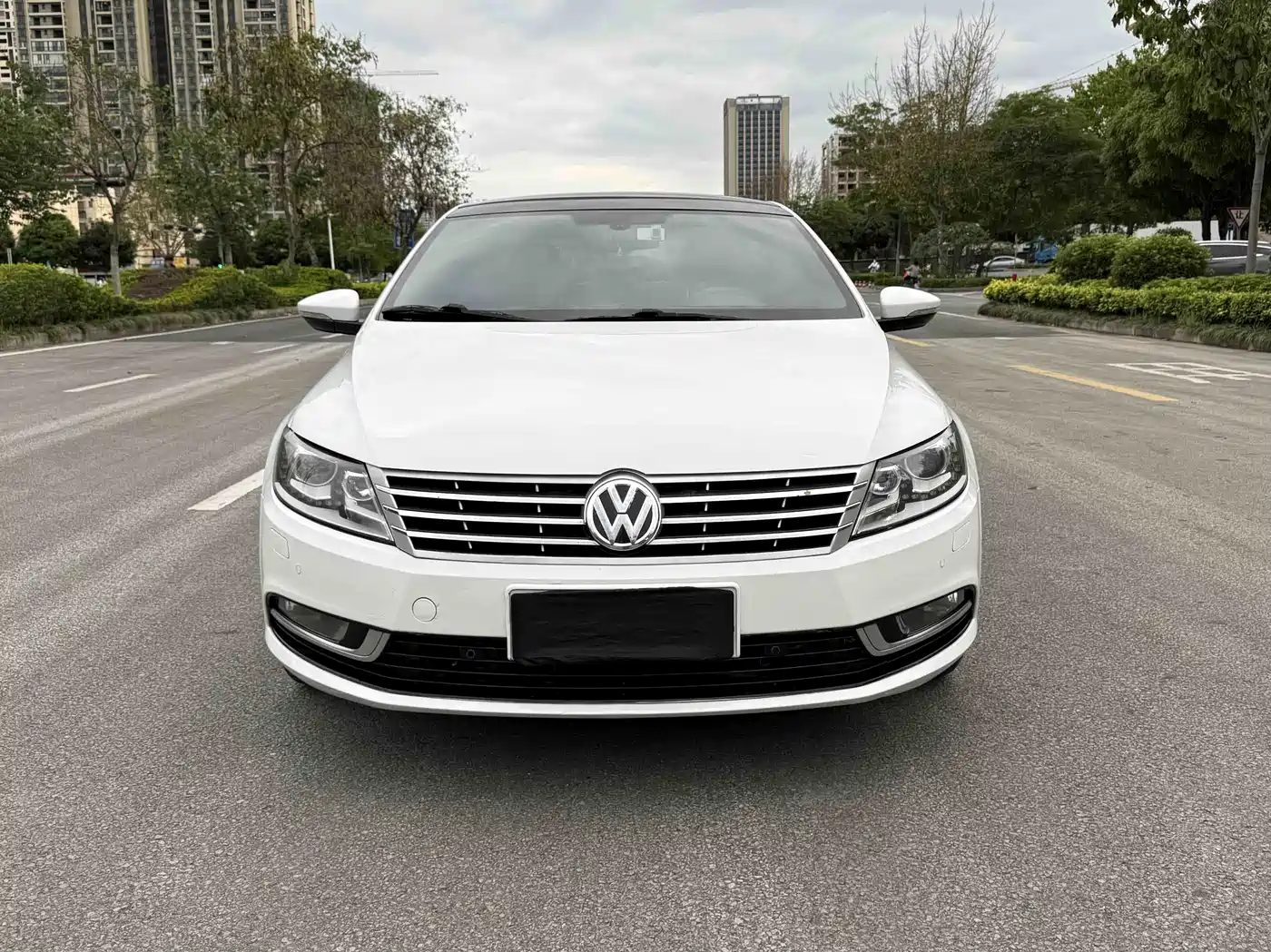 Volkswagen FAW-Volkswagen CC 2013 1.8TSI Luxury фото 2