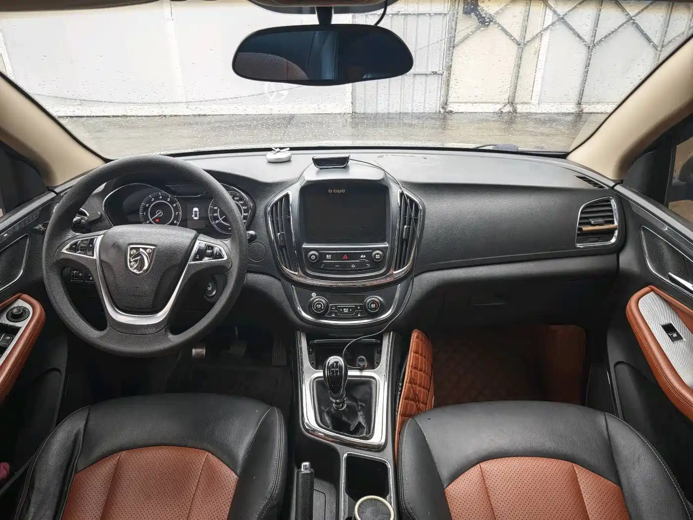 Baojun 560 2015 2015 1.8L Manual Elite