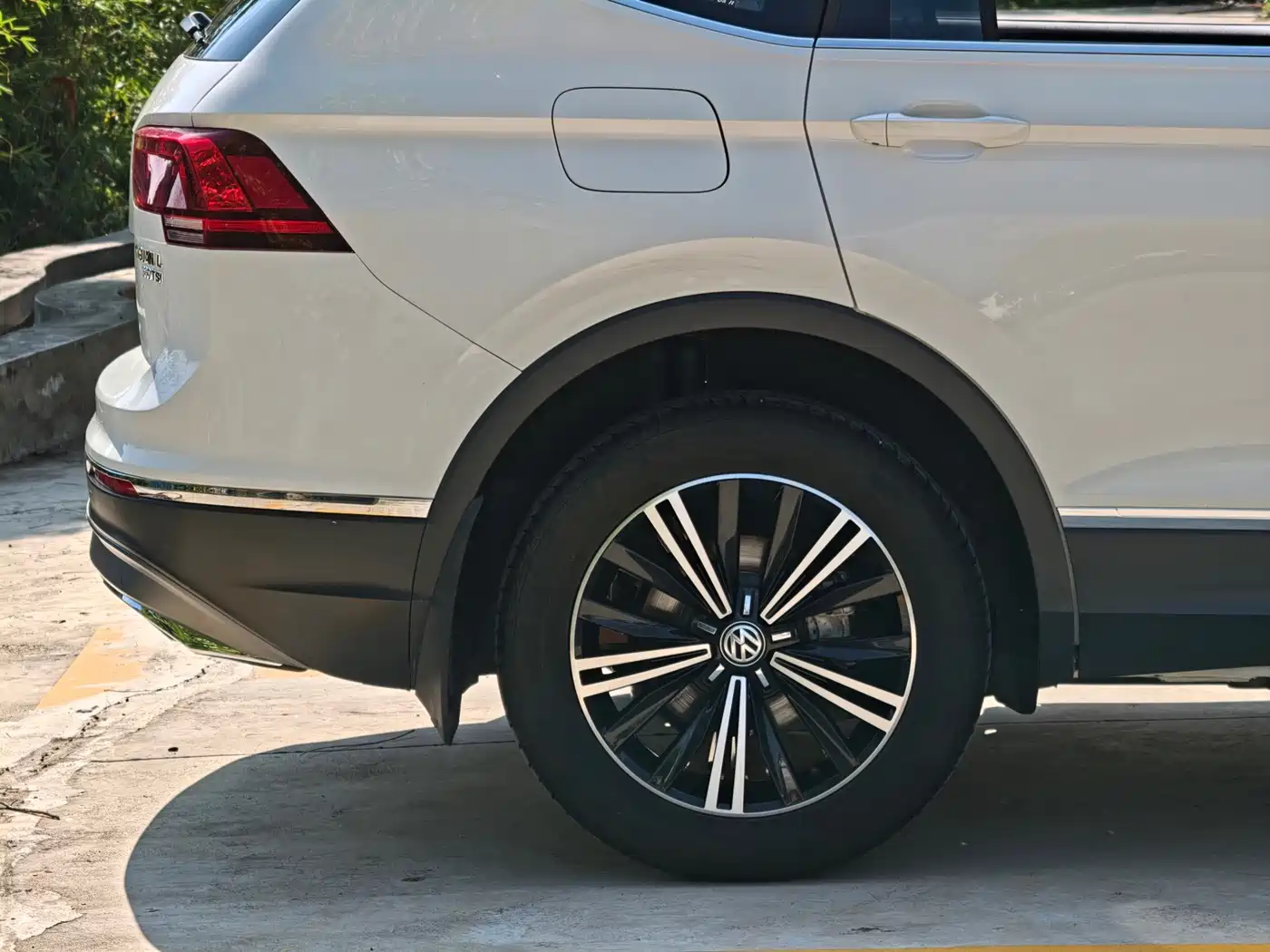 Volkswagen Tiguan L 2017 380TSI Automatic 4WD Luxury Edition фото 5