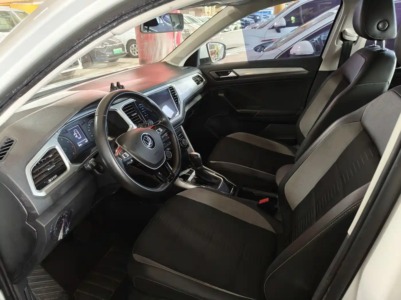 Volkswagen T-ROC 2022 280TSI DSG 2WD Elite PLUS фото 4