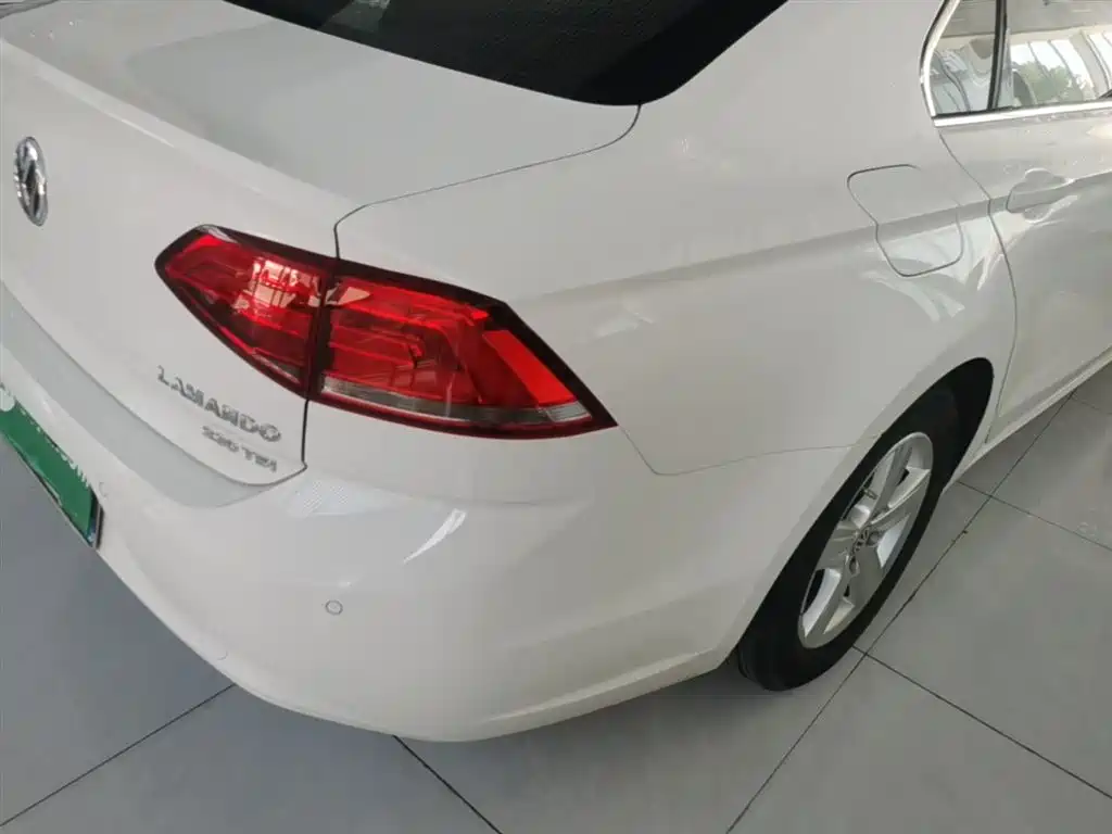 Volkswagen Lamando 2017 230TSI DSG Trend Edition фото 8