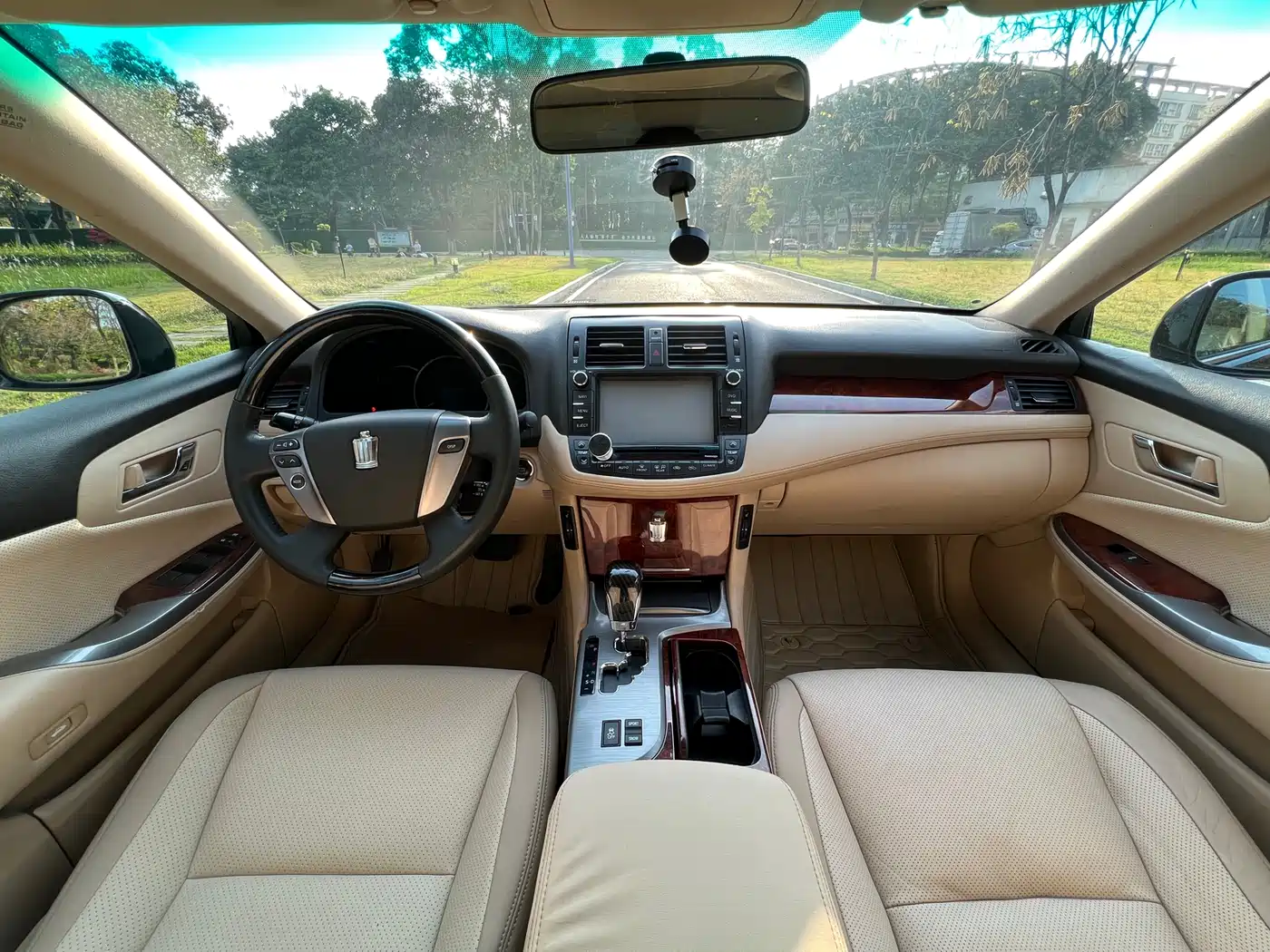 Toyota Crown 2012 2.5L Royal Leather Edition фото 12