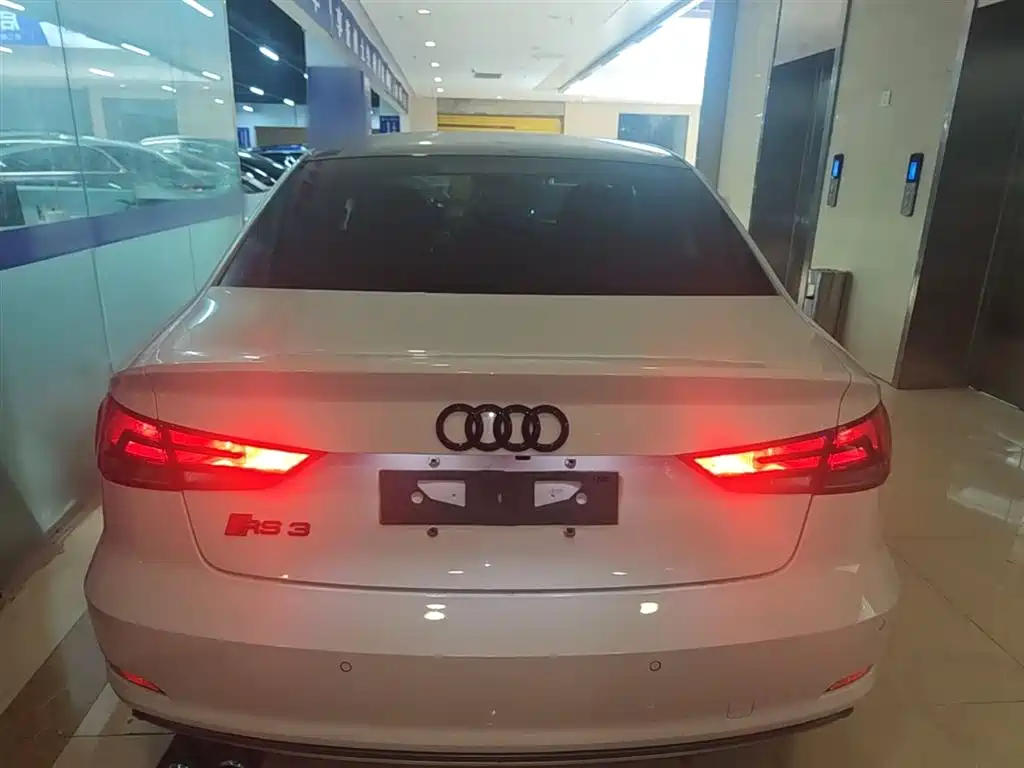 Audi A3 2016 Limousine 35 TFSI Progressive фото 6