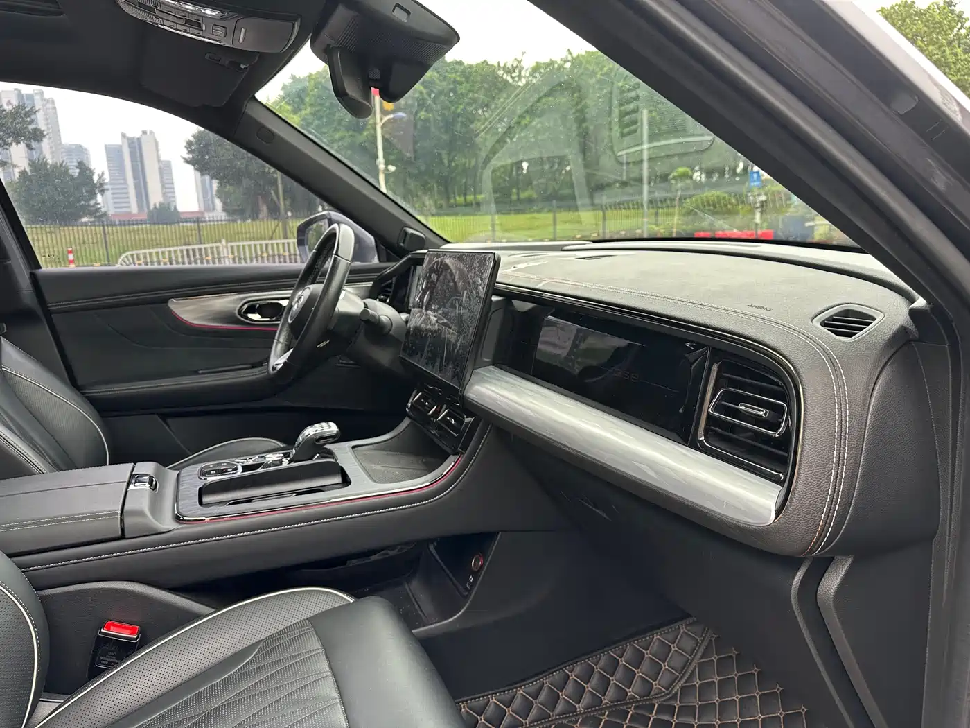 GAC Trumpchi Trumpchi GS8 2022 Dual Engine Series 2.0TM 2WD Premium Edition (6-Seater) фото 32