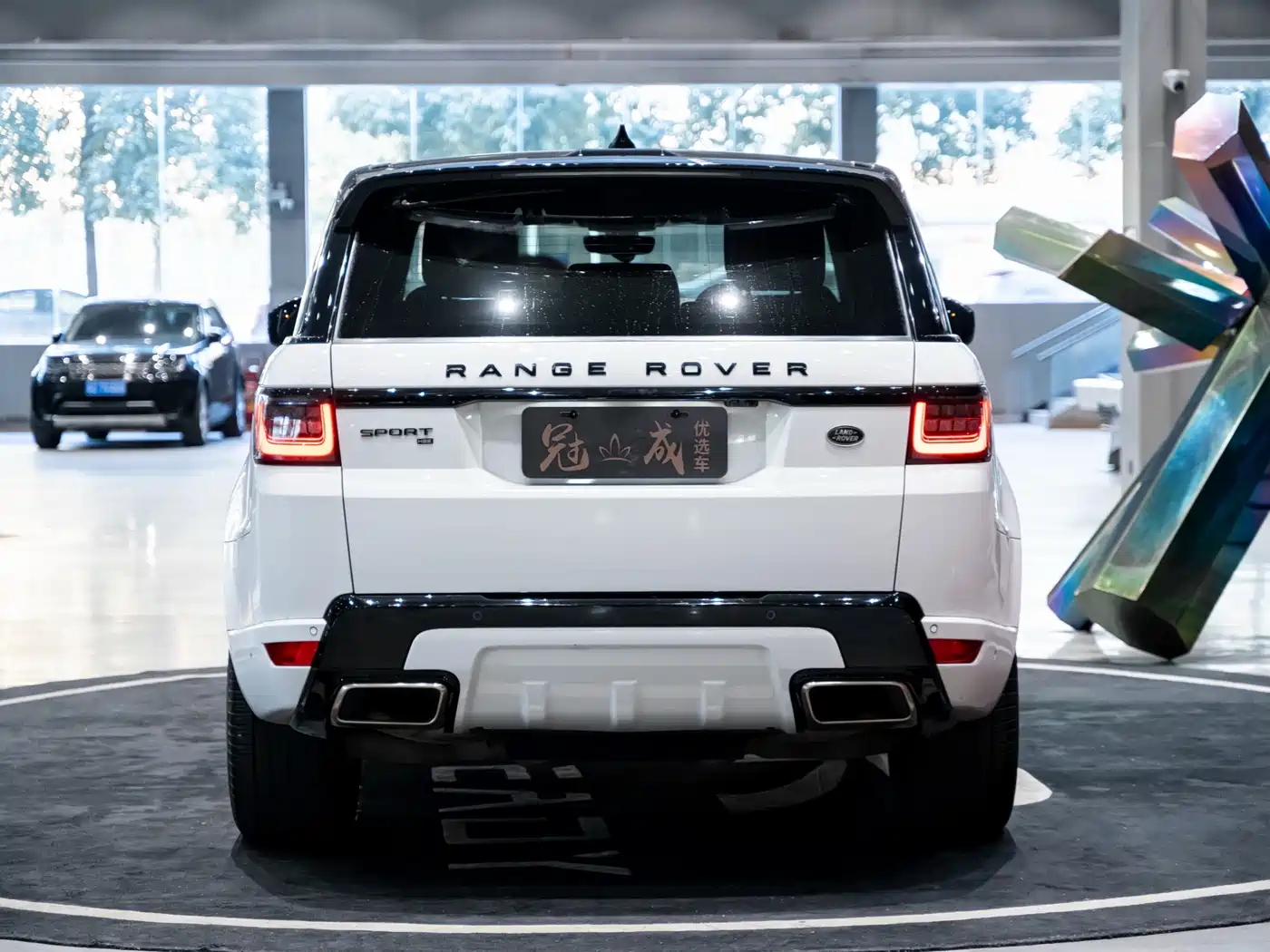 Land Rover Range Rover Sport 2021 3.0 L6 Gloss Black Edition фото 3