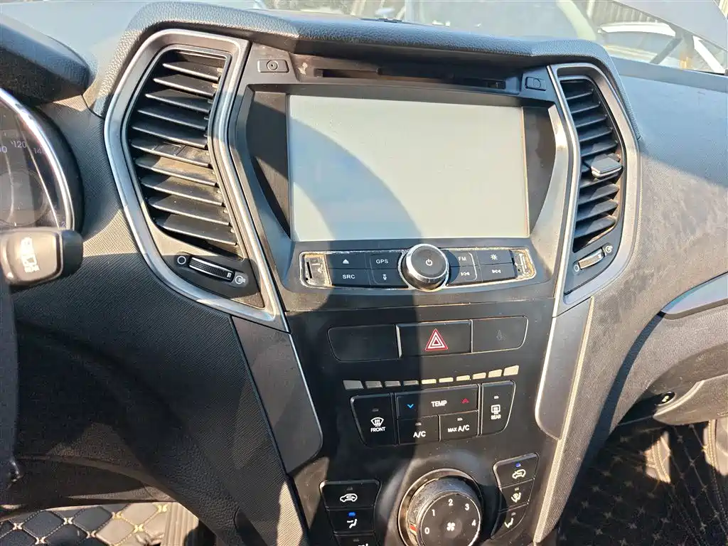 Hyundai Santa Fe 2013 Model 2.4L Automatic 2WD Comfort фото 10