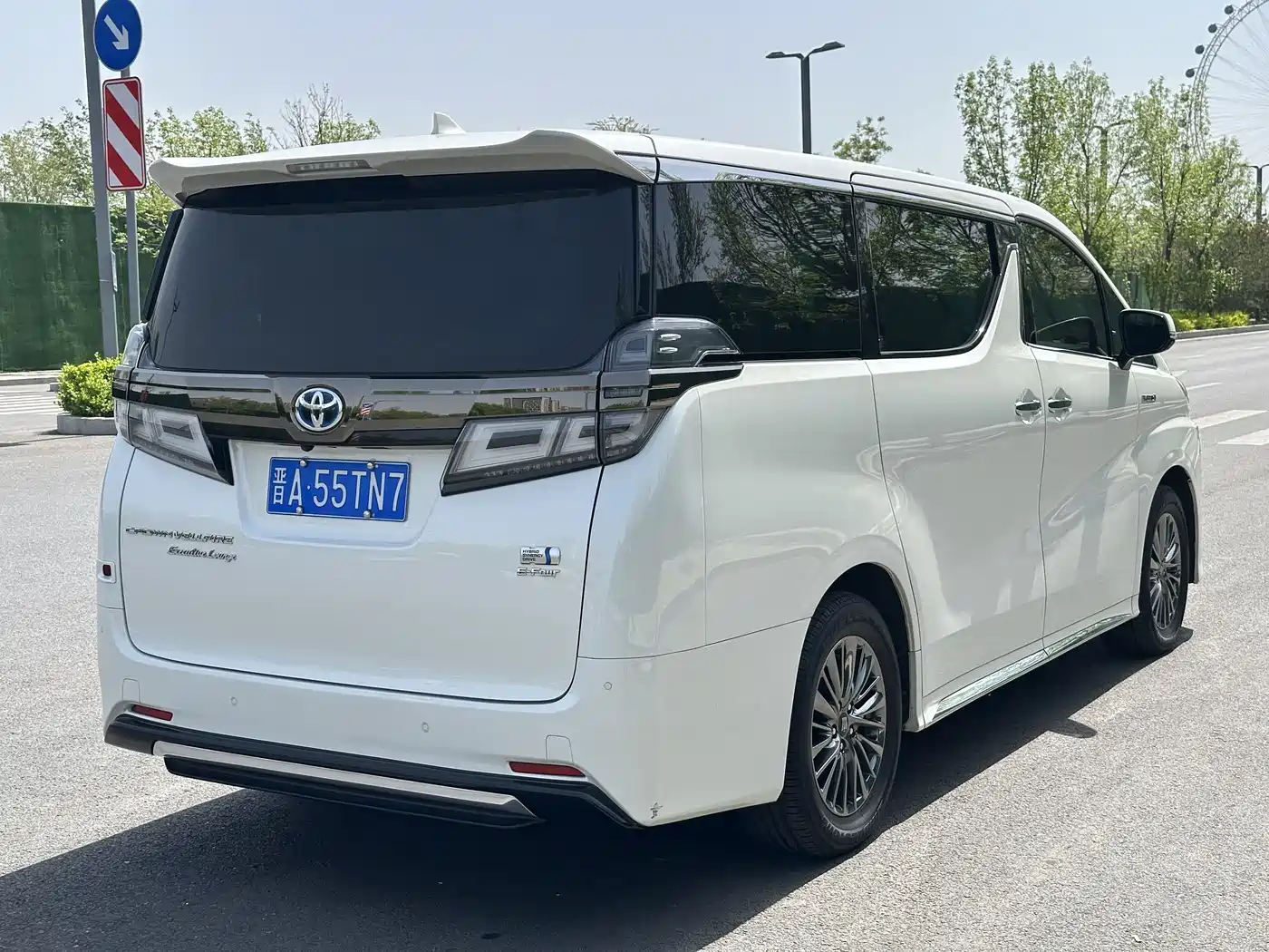 Toyota Vellfire 2023 Crown Hybrid 2.5L HV Ultimate фото 7