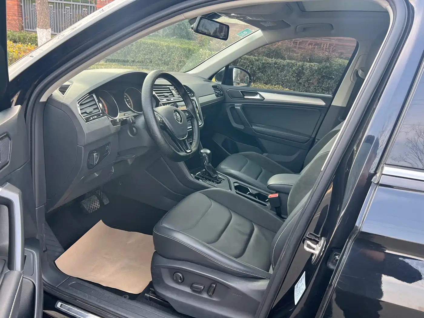 Volkswagen Tiguan L 2019 330TSI Automatic 2WD Smart Luxury Edition China VI фото 7