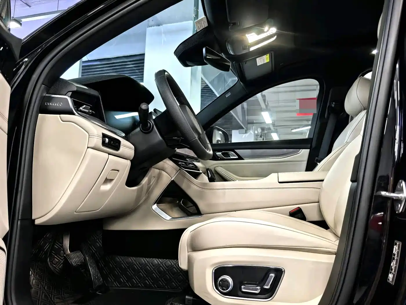 Lynk & Co 09 EM-P 2024 2.0TD EM-P AWD HALO 6-Seater фото 6