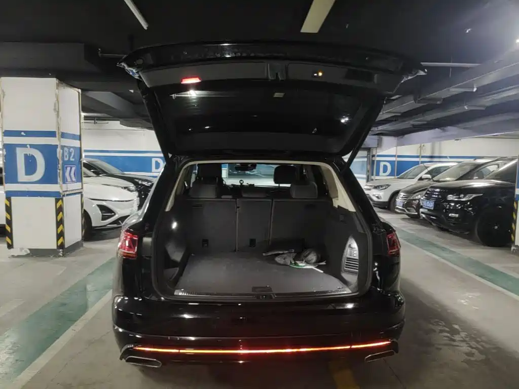 Фото 21 - Volkswagen Touareg