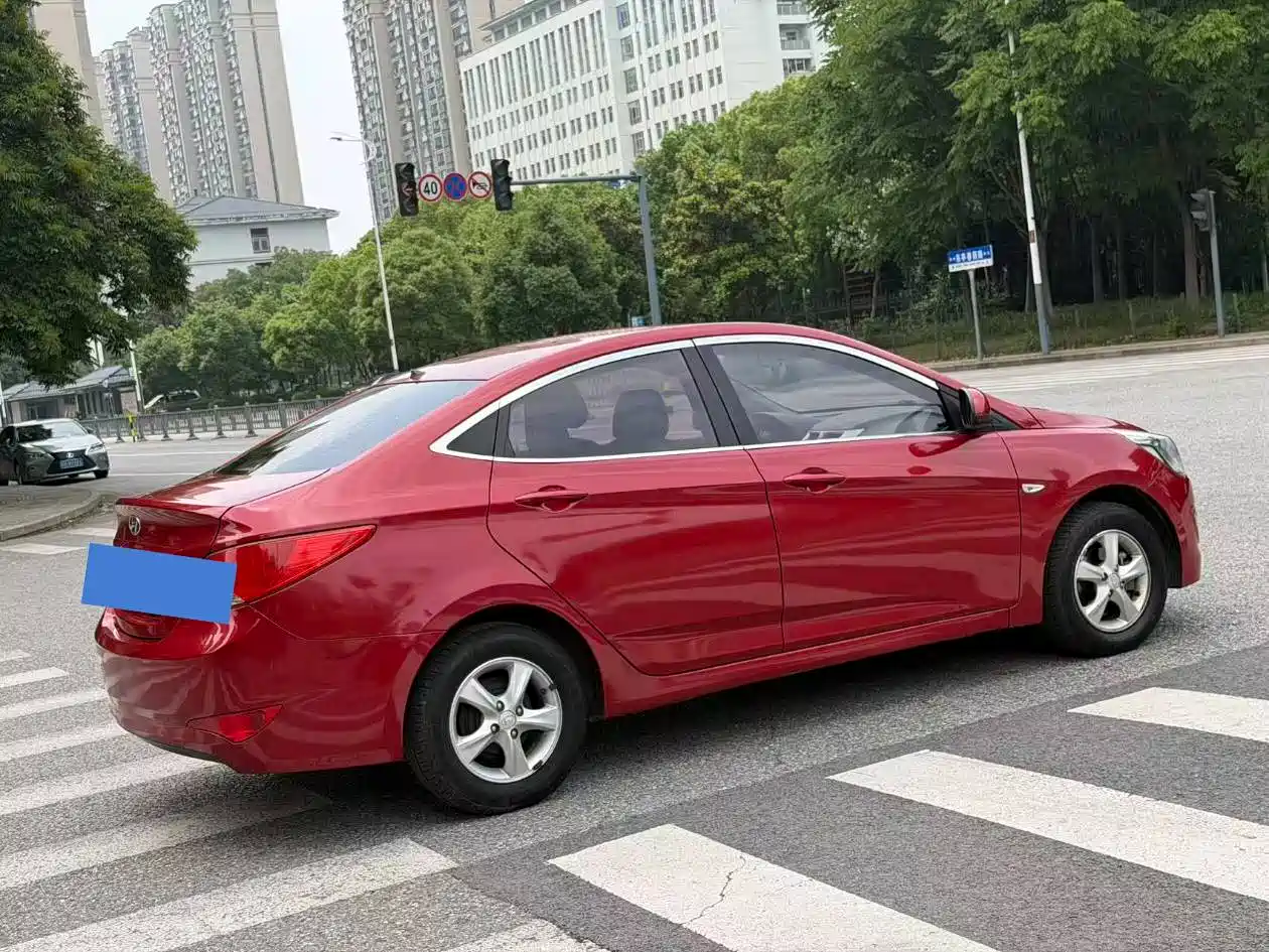 Hyundai Verna 2014 1.4L Automatic Smart GLS фото 7