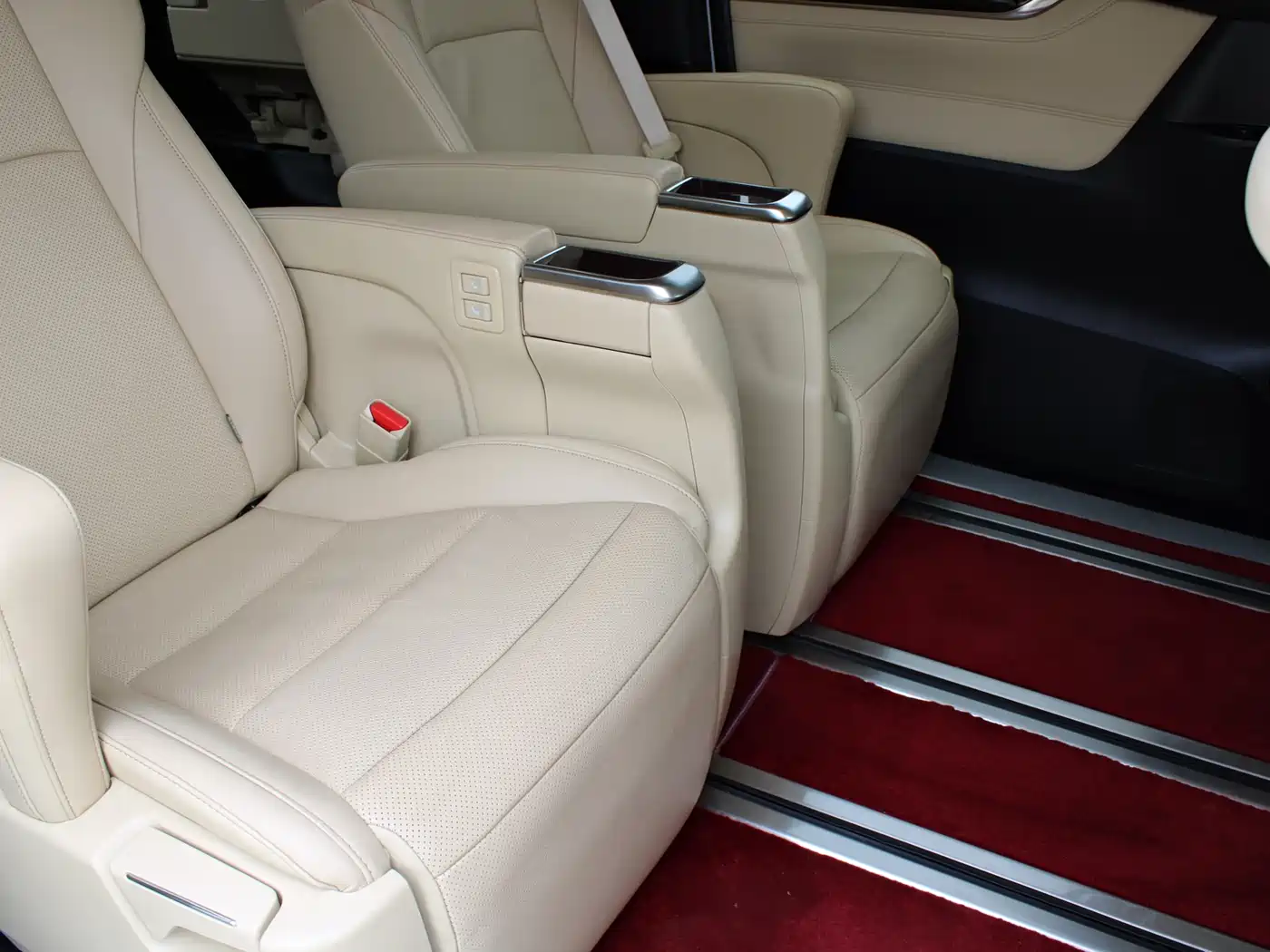 Toyota Alphard 2015 3.5L Luxury Edition фото 13