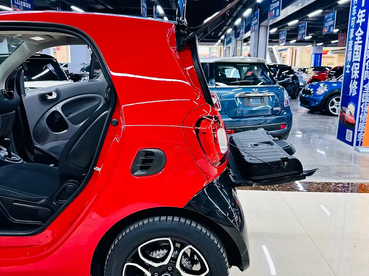 smart fortwo 2019 2019 0.9T 66kW Hardtop Wind Edition China VI
