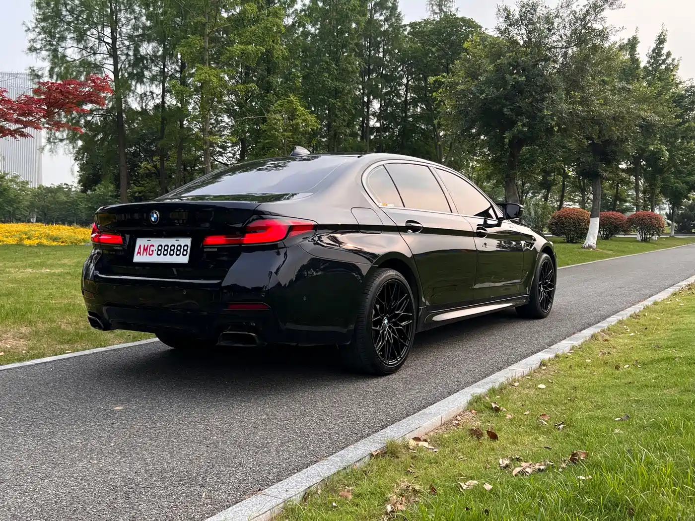 BMW 5 Series 2022 Model Second Facelift 525Li M Sport Package фото 9