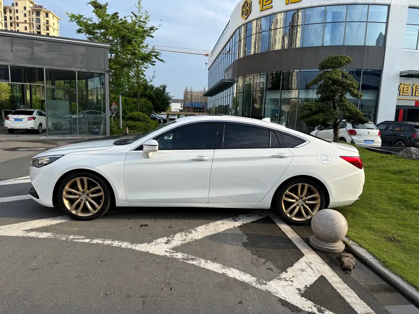 Hongqi H5 2018 30TD Smart Connect Agile Edition фото 3